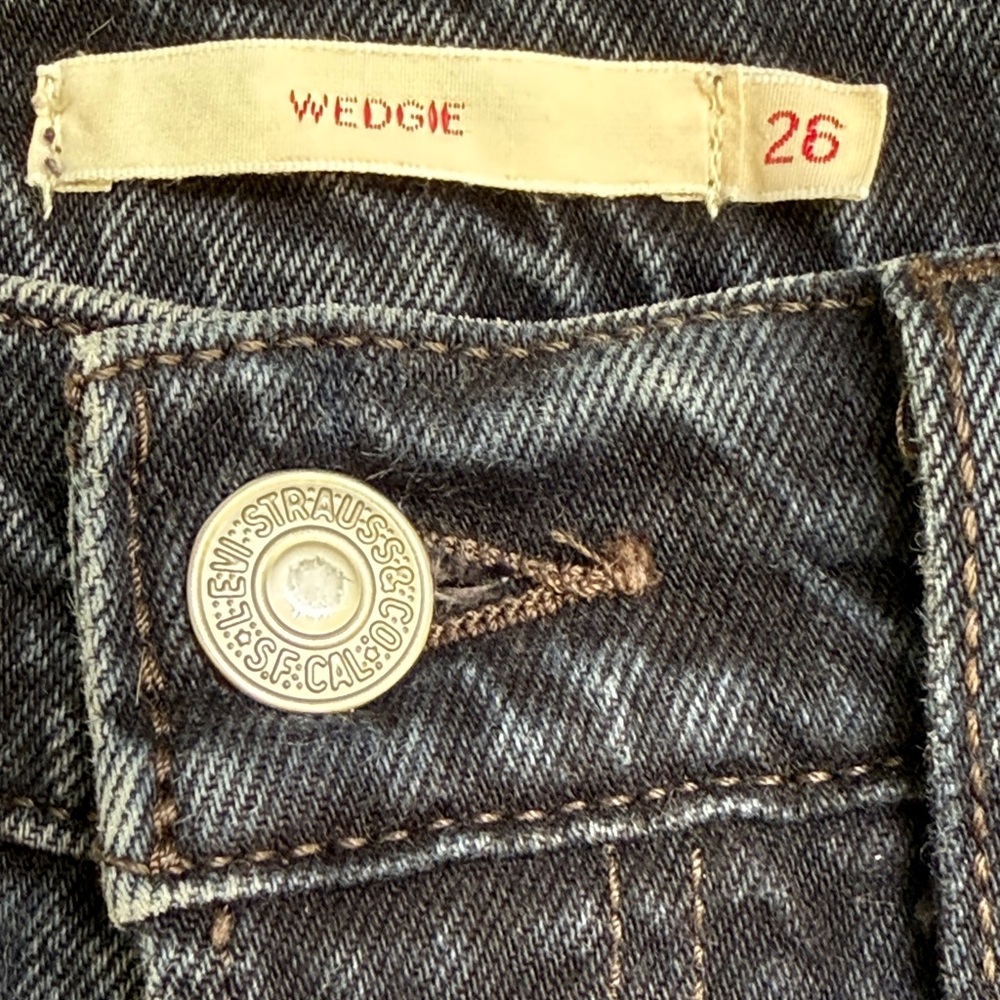 Levi's High-Rise Wedgie Straight Cropped Button Fly Jeans Waist 26 - Picture 3 of 12